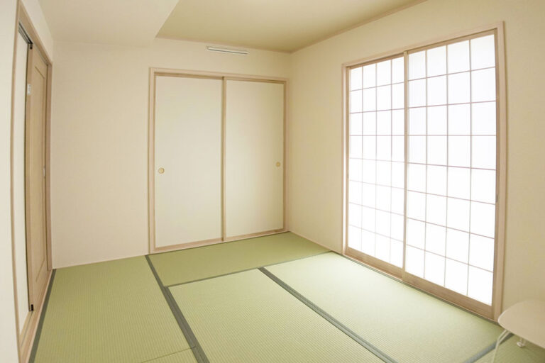 和室に合う壁紙の選び方 失敗しやすいポイントや張り替え費用をご紹介 Wakore 和の暮らしメディア