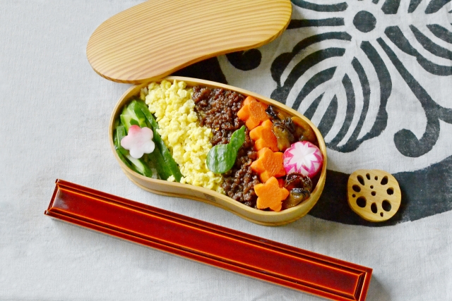 伝統工芸品が身近なものに お弁当箱(bento)として人気の曲げわっぱ